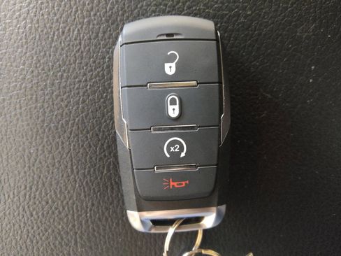 Used 2020 RAM 1500 Big Horn RWD image 32