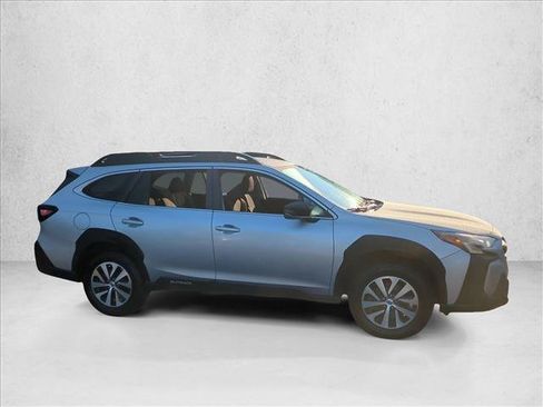 Used 2024 Subaru Outback Premium AWD/4WD image 4