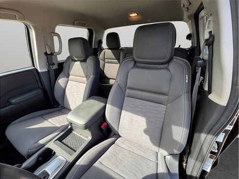 Used 2022 Nissan Frontier SV image 15