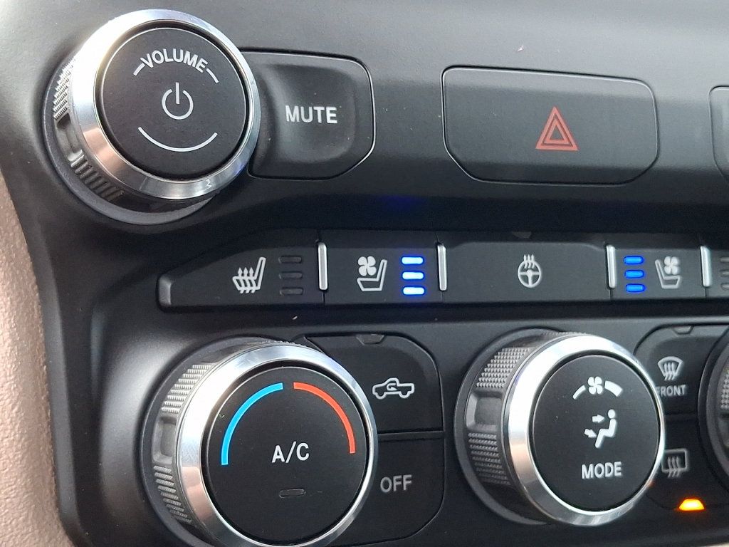 Used 2022 RAM 1500 Laramie AWD/4WD image 30