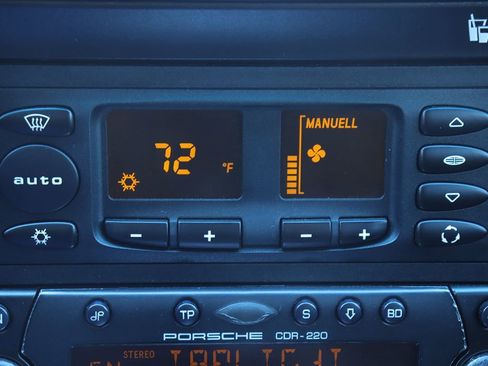 Used 2002 Porsche 911 Carrera image 21