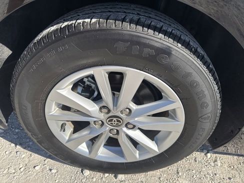 Used 2025 Toyota Camry LE image 23