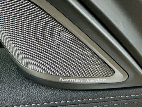 Used 2022 BMW 740i image 19