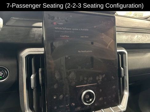 Certified 2025 GMC Acadia Elevation w/ Elevation Premium Package image 12