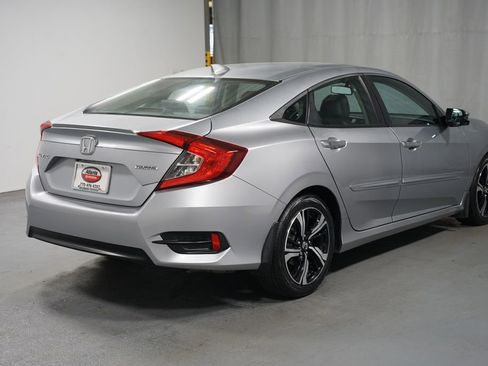 Used 2017 Honda Civic Touring image 8