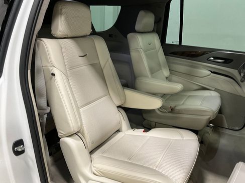Used 2021 Cadillac Escalade ESV Sport Platinum w/ Heavy-Duty Trailer Package AWD/4WD image 24