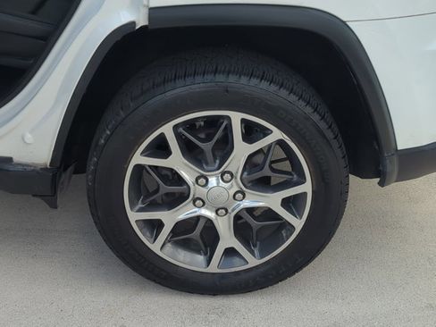 Used 2019 Jeep Grand Cherokee Limited RWD image 20