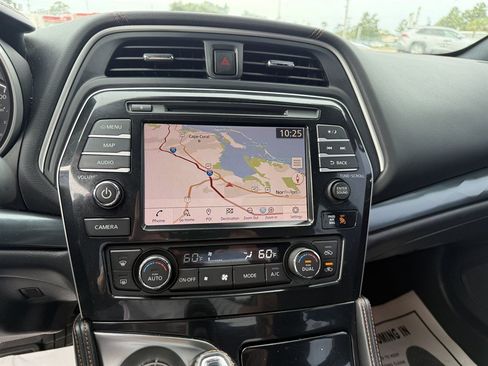 Used 2020 Nissan Maxima SR w/ Sport Mat Group FWD image 17