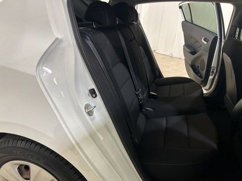 Used 2017 Kia Forte LX image 13