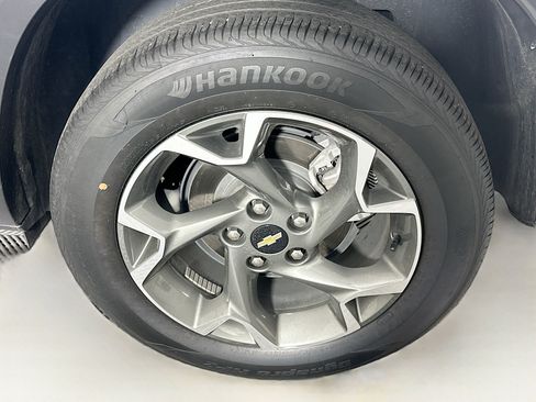 Used 2024 Chevrolet Trax LT FWD image 11