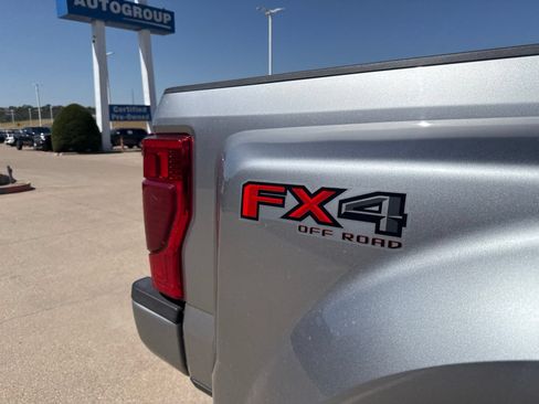 Used 2022 Ford F450 Platinum w/ FX4 Off-Road Package AWD/4WD image 9