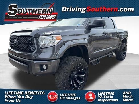 Used 2021 Toyota Tundra SR5 w/ SR5 Upgrade Package AWD/4WD image 1