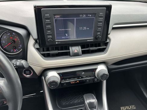 Used 2020 Toyota RAV4 XLE w/ Convenience Package image 17