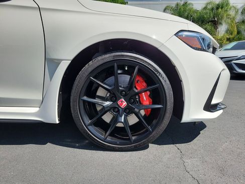 Used 2025 Honda Civic Type R image 6