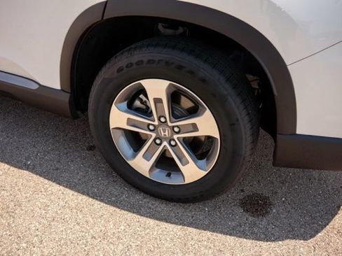 Used 2025 Honda Pilot EX-L image 11