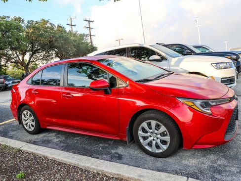 Used 2021 Toyota Corolla LE FWD image 7