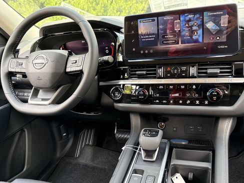 New 2026 Nissan Pathfinder SL FWD image 3