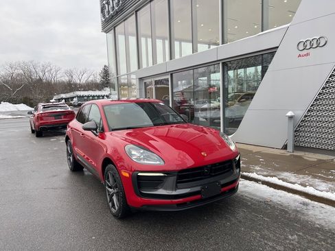 Used 2025 Porsche Macan Turbo image 4