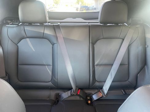 Used 2025 Buick Envista Sport Touring image 36