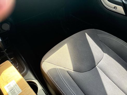 Used 2017 Jeep Wrangler Unlimited Sahara image 21