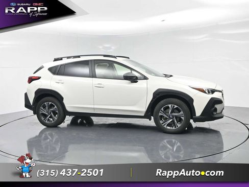 Used 2024 Subaru Crosstrek 2.0i Premium AWD/4WD image 2