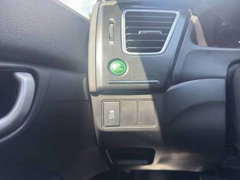 Used 2015 Honda Civic SE image 18