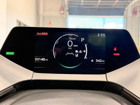 Used 2024 Toyota Prius XLE FWD image 24