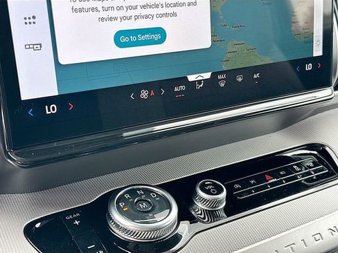 New 2026 Ford Expedition Active image 11