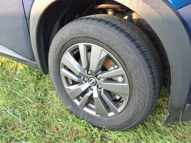 Used 2026 Nissan Pathfinder SV AWD/4WD image 4