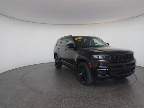 Used 2023 Jeep Grand Cherokee L Limited w/ Black Appearance Package image 29