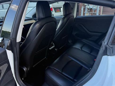 Used 2018 Tesla Model 3 Long Range image 18