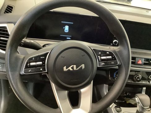 Certified 2025 Kia Seltos LX AWD/4WD image 8