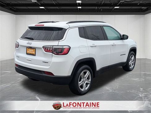 Certified 2024 Jeep Compass Latitude image 5