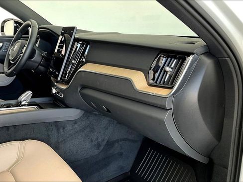 Used 2026 Volvo XC60 B5 Plus w/ Protection Package Premier image 20