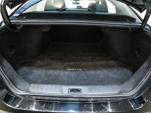 Used 2025 Nissan Sentra S image 30