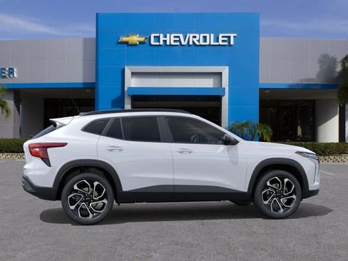 New 2026 Chevrolet Trax RS w/ Driver Confidence Package FWD image 5
