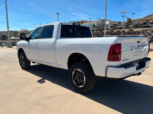 New 2026 RAM 2500 Laramie AWD/4WD image 3