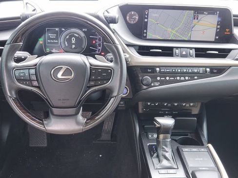 Used 2020 Lexus ES 300h Ultra Luxury w/ Accessory Package 2 FWD image 22