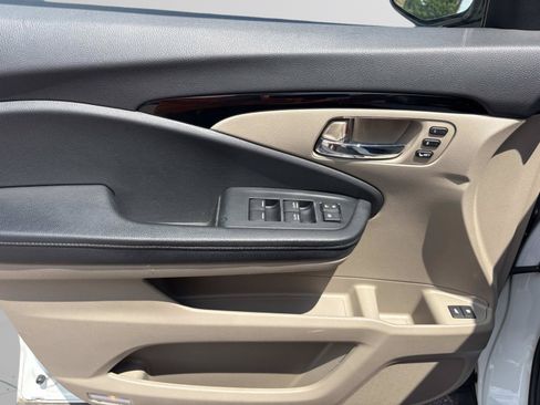 Used 2020 Honda Pilot Touring image 21
