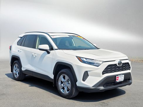 Used 2025 Toyota RAV4 XLE w/ Convenience Package AWD/4WD image 7