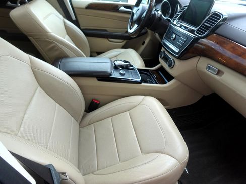 Used 2017 Mercedes-Benz GLE 400 4MATIC image 19
