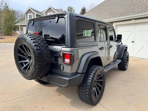 Used 2019 Jeep Wrangler Unlimited Sport S image 6