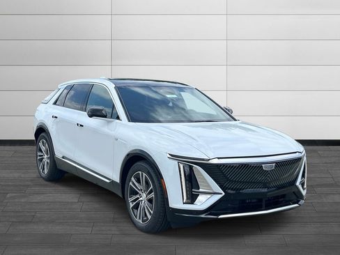 New 2026 Cadillac Lyriq Premium Luxury AWD/4WD image 7