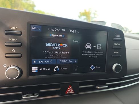 Used 2022 Hyundai Elantra SEL image 19