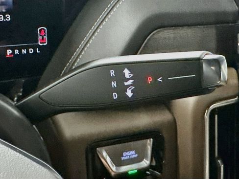 Used 2025 GMC Yukon XL Denali Ultimate AWD/4WD image 18