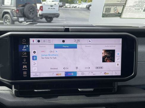 New 2025 Jeep Gladiator Sport image 16