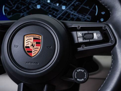 Certified 2025 Porsche Macan 4S Electric AWD/4WD image 19