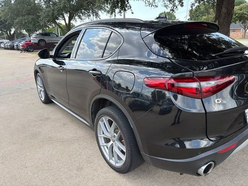 Used 2018 Alfa Romeo Stelvio Sport w/ Quick Order Package 22J Sport AWD/4WD image 3