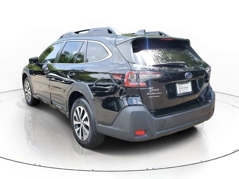 Used 2024 Subaru Outback Premium AWD/4WD image 4