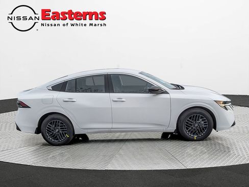 New 2026 Nissan Sentra SV w/ SV Convenience Package FWD image 5